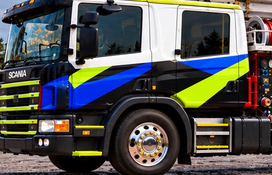 Front three-quarter of the cab with the Scania grille